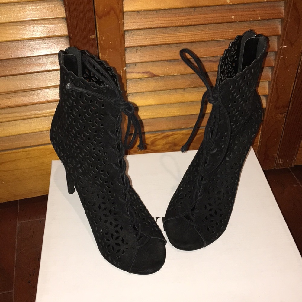 All black heels